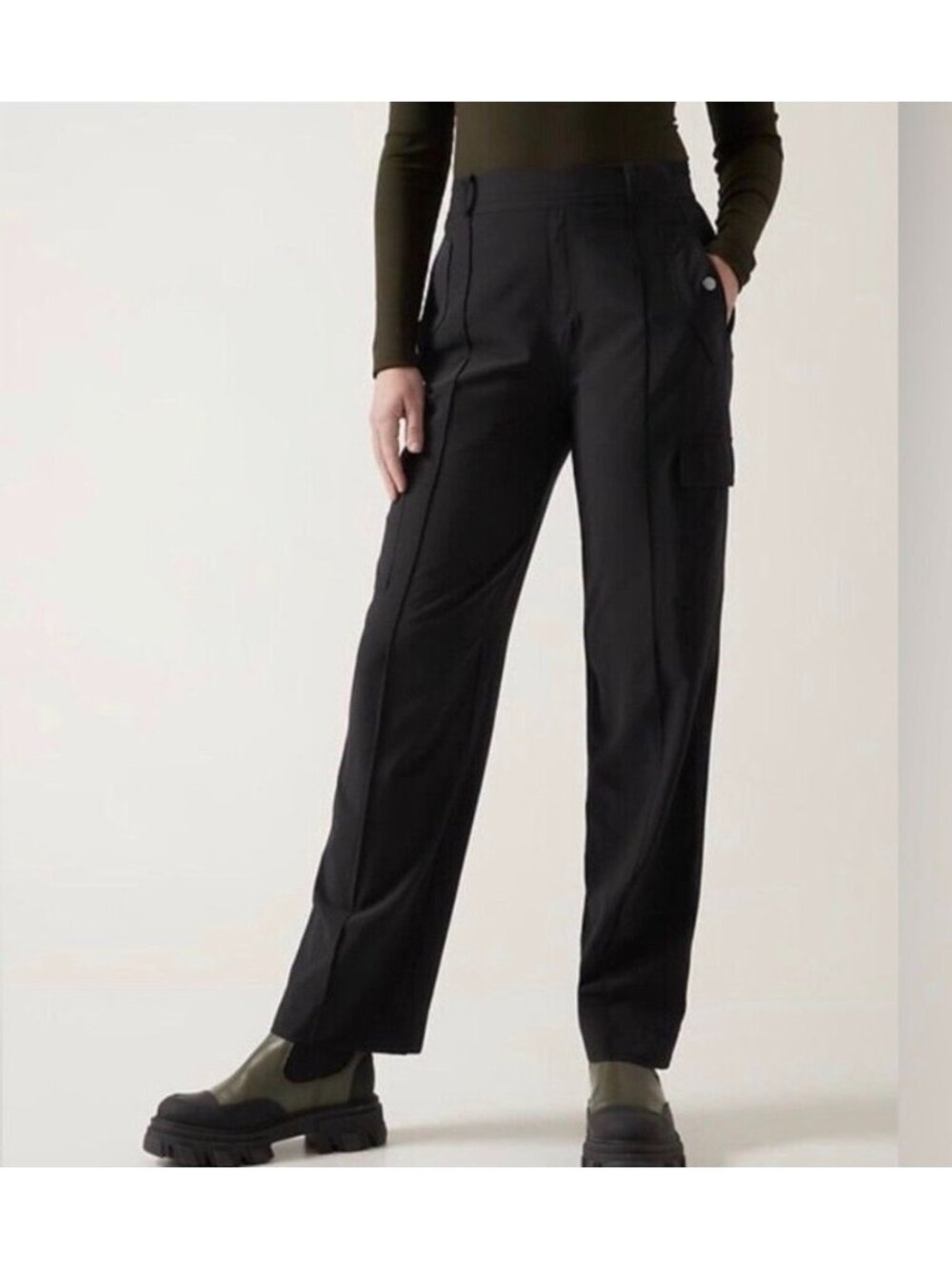 Athleta Vienna Cargo‎ Pants Black Women Size 6 Relaxed Fit Lightweight Stretch
